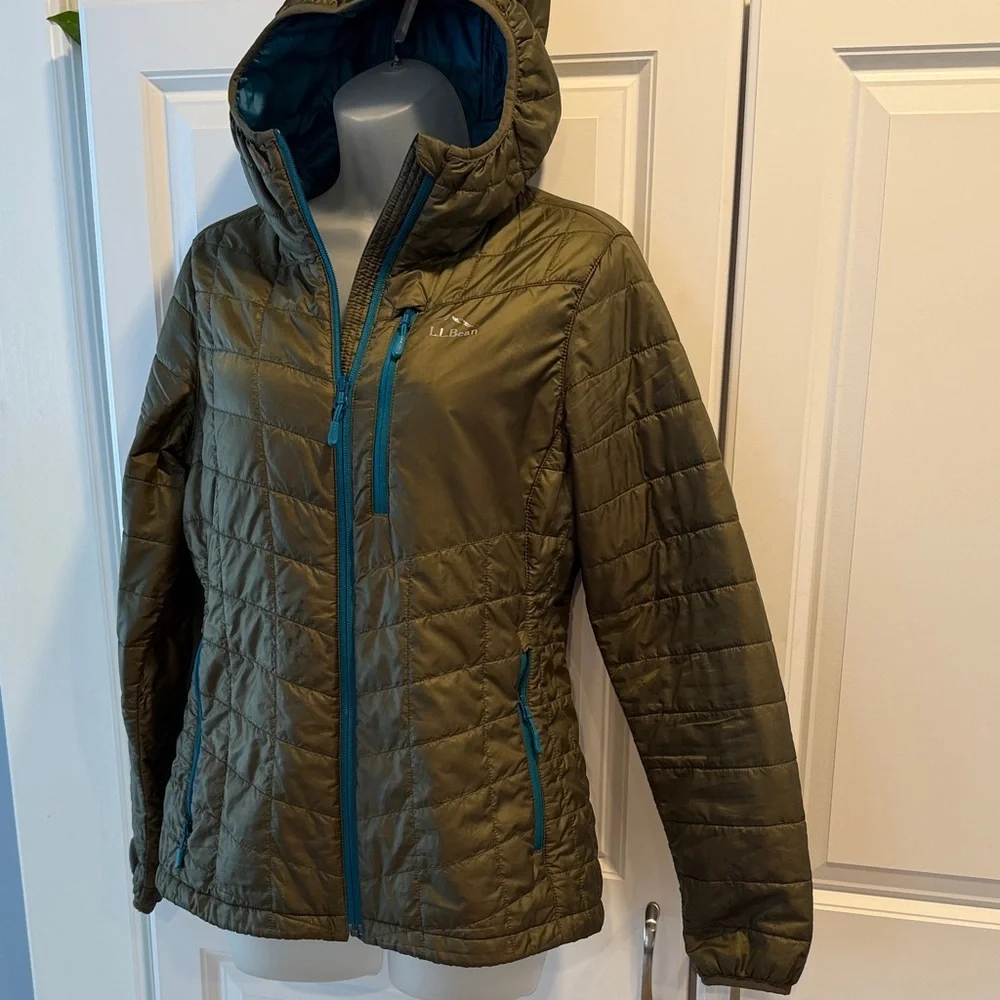 L.L.Bean PrimaLoft Packaway Hooded Jacket in olive green with teal accents - Picture 2 of 16